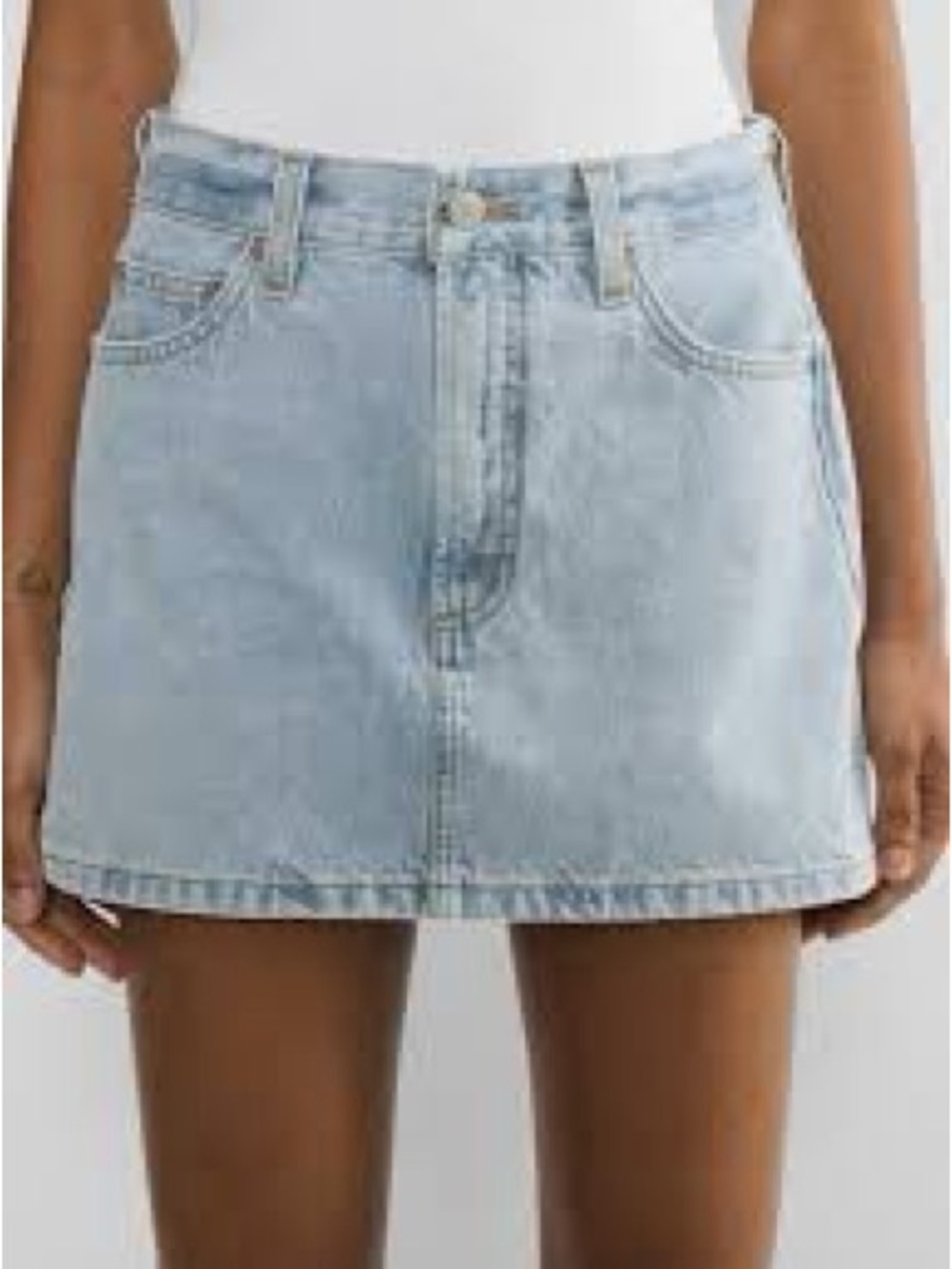 Aritzia The '90s Ricci Light Wash Denim Skirt